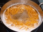zigokumen4 地獄麺をゆでる